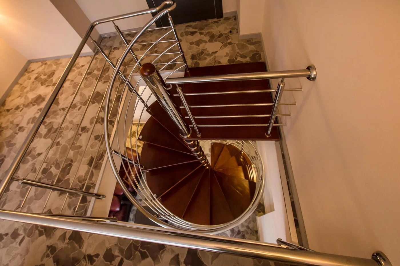 Apartament cu scară interioară