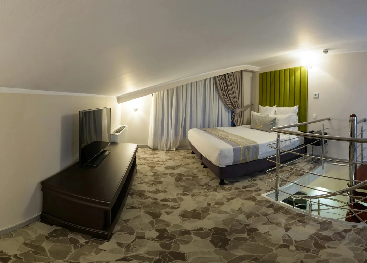 Apartament cu scară interioară