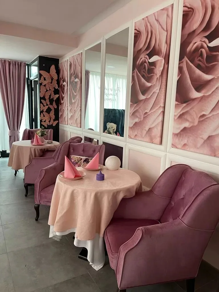 Salon Think Pink